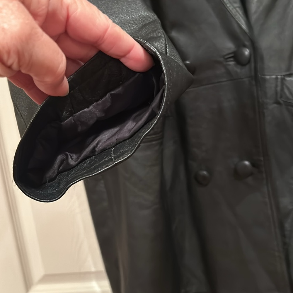 Double G - Medium - Vintage-Full Length - 2 Button - Black Leather Coat - Picture 3 of 8